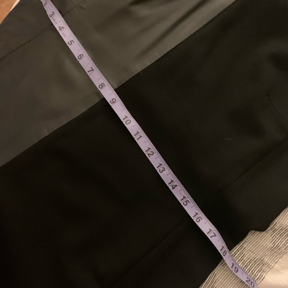 Katherine Barclay perfect Black Knee-Length Dress with 1/3 vegan leather - Picture 8 of 8